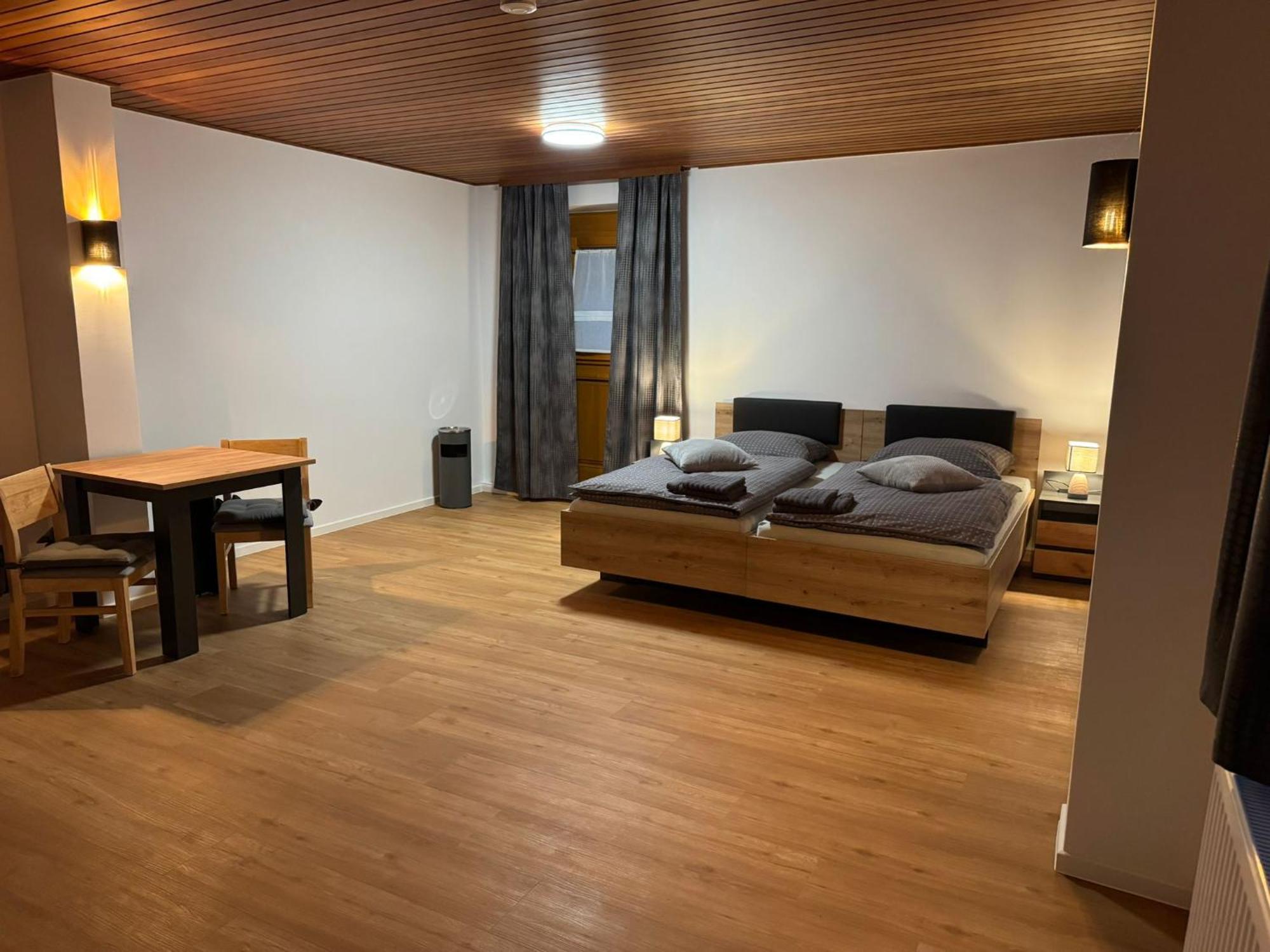 Gaestezimmer Werwein Heinersreuth ภายนอก รูปภาพ